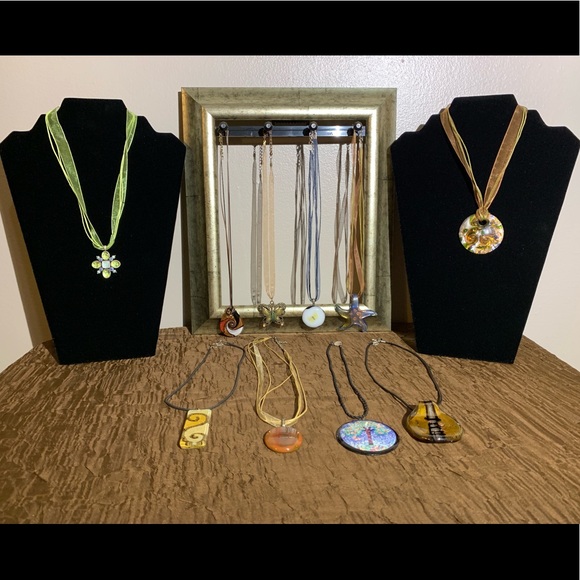 Necklaces - Picture 1 of 7